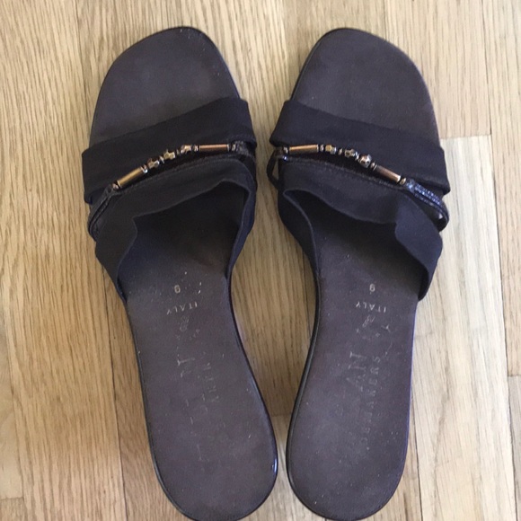 Sandals - Picture 2 of 3